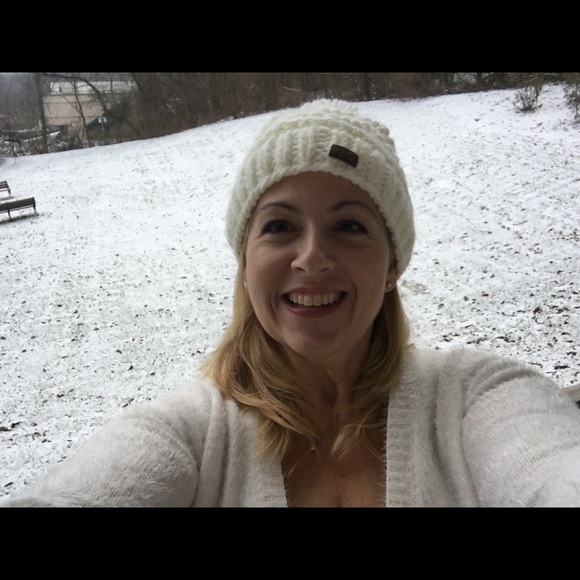 Meet your Posher, Tricia - Picture 2 of 5